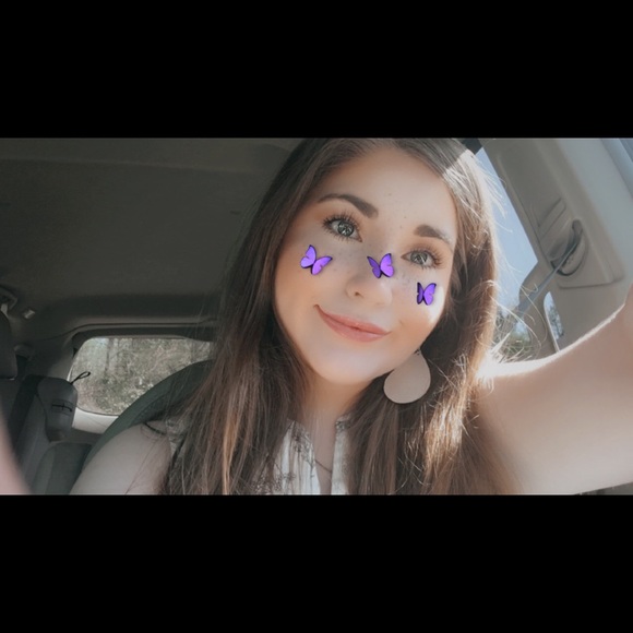 What’s up?! I’m Olivia 🤍 - Picture 2 of 6